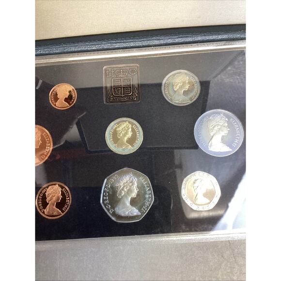 1983 UNITED KINGDOM ROYAL MINT 8 COIN PROOF SET - 8 Coins - Picture 9 of 12